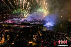 （新春走基层）贵州遵义：民众走进乌江寨感受“寨里烟火年”